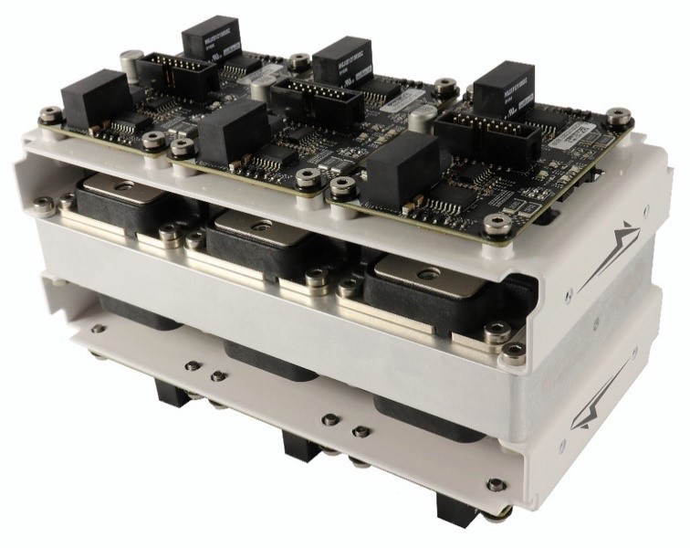 Figure 4: The XM3 dual-power–core structure supports the gate drivers to enhance stability and ease introduction of a thermal path.